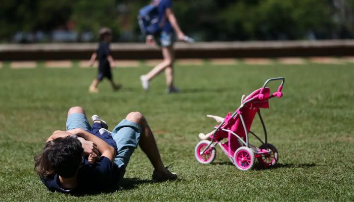  Licença-paternidade de até 20 dias é aprovada no Senado 